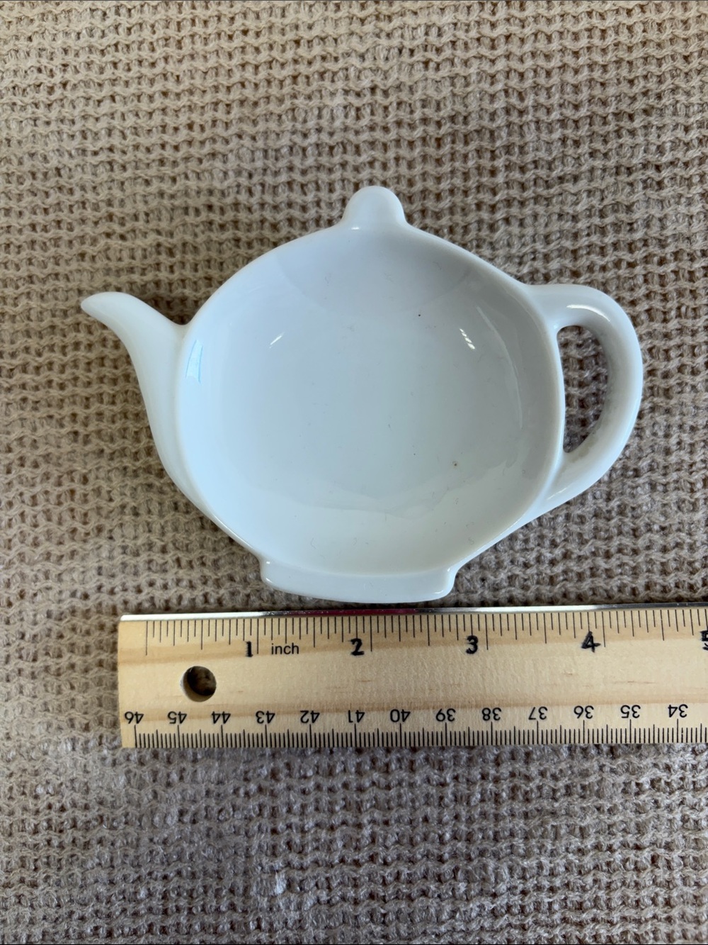 White Ceramic Teapot-Shaped Tea Bag & Spoon Rest - Classic Kitchen Accent
